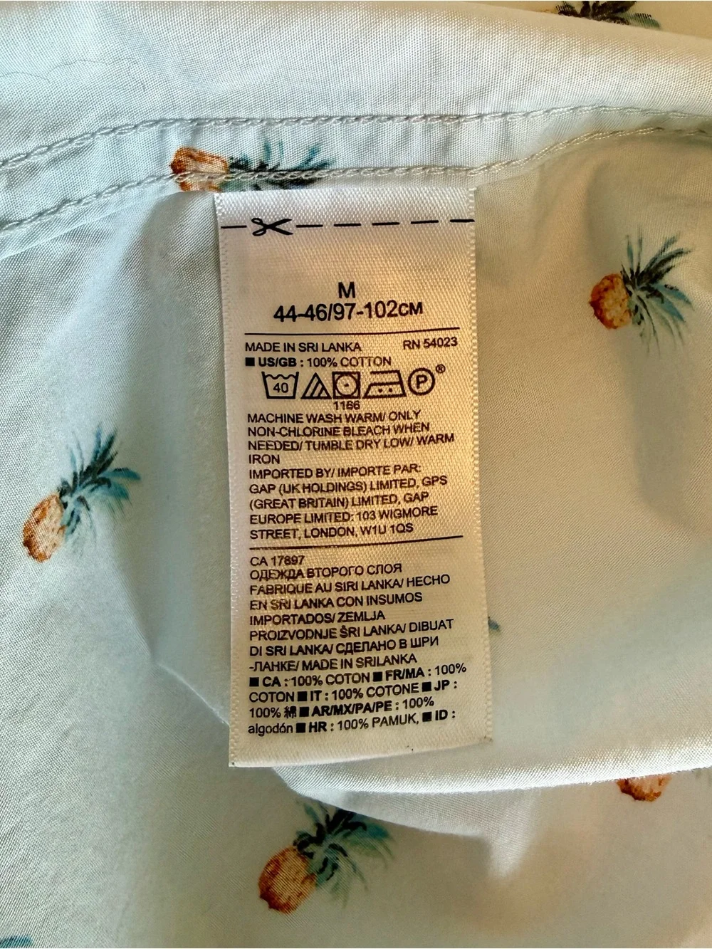 Pineapples! Banana Republic Men’s Size M Light Blue 100% Cotton Short Sleeve